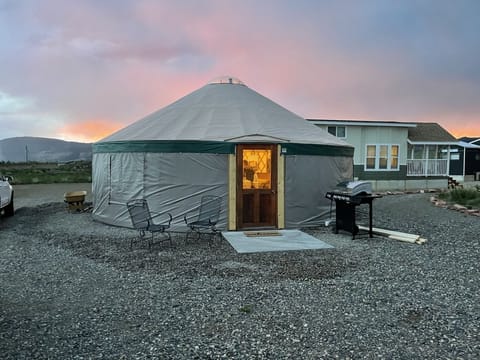 Yurt20Exterior201