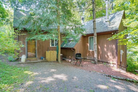 Exterior | Parking | Driveway (2 Vehicles)