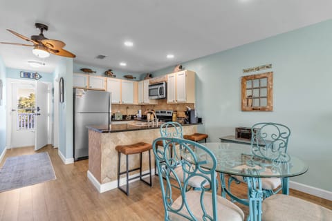 Perdido Dunes 30. 2 Bedroom 2 Bathroom. Sleeps 6. Orange Beach, AL Managed by Island Rentals