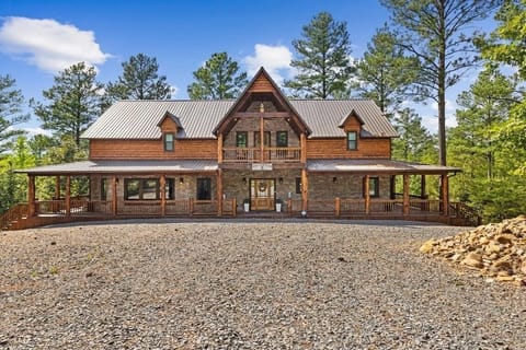 Welcome to Hoot and Holler