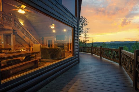 Majestic View offers Stunning Panoramic Views