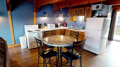 102 Fairview Lane Lower Unit Kitchenet (1)