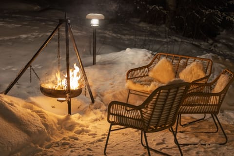 Takapihalla mahdollisuus tulistella ja grillata