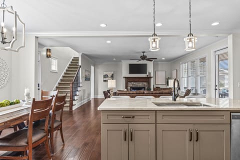 Main floor - Open Floor Plan