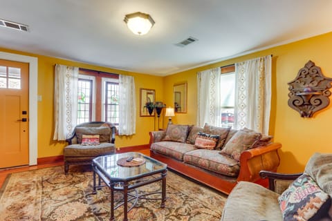 Living Area | Smart TV