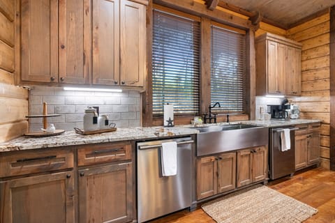 Dual Keurig coffeemaker with k-cups & filters provided