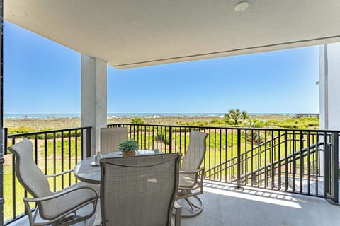 With direct stair access and plenty of open sky, it's an easy spot to enjoy ocean breezes and the laid-back rhythm of island living.