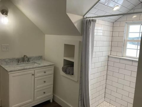 Recently renovated full bathroom on 2nd fl. 