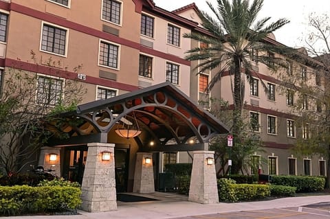 Pull up easily to a welcoming, well-kept hotel exterior.