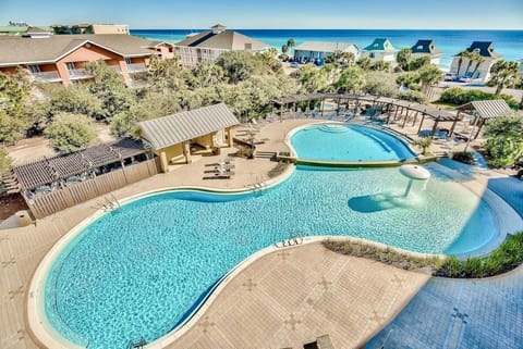 Amazing Zero Entry Pool (Pool is heated Sept-April) 