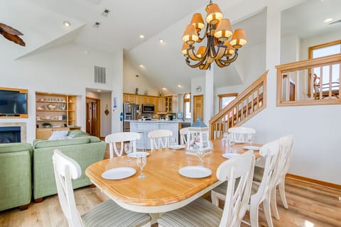 Top Level Dining Area