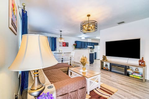 Living Room | Queen Sleeper Sofa | Smart TV | Fireplace