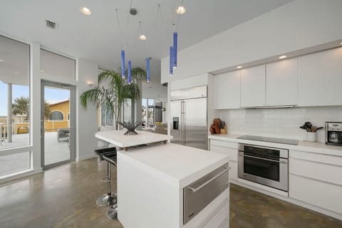 The White House of Holiday Isle - Destin - Kitchen
