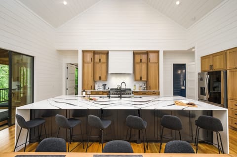 Spacious kitchen island & giant 48" sink—perfect for big family meals!