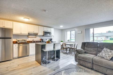 Vancouver Vacation Rental | 1BR | 1BA | 1 Step to Enter | 900 Sq Ft