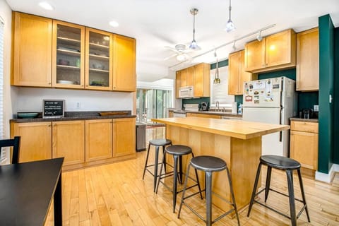 Great kitchen with seating at the bar