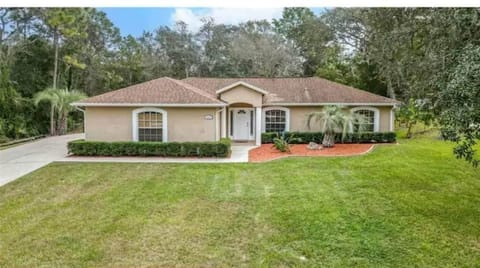 Ample parking enough for a boat, nice residential area, Great for walking/biking