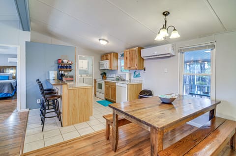 Dining Area | Dishware/Flatware