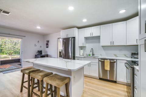 Kitchen | Dual Keurig/Drip Coffee Maker | Toaster Oven | Cooking Basics | Spices