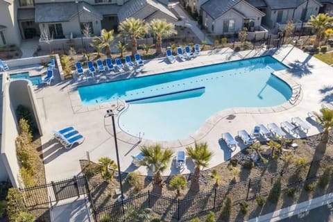 The neighborhood shared pool and hot tub. 