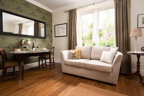 Pentland Cottage - dining space for two