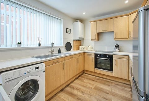 Station View, Saltburn-by-the-Sea - Host & Stay