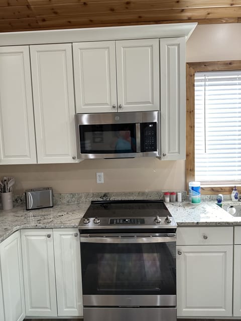 Oven/stove and microwave.