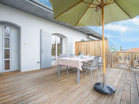 Cloud, Sky, Furniture, Shade, Outdoor Furniture, Wood, Table, Sunlounger, Folding Chair, Outdoor Table