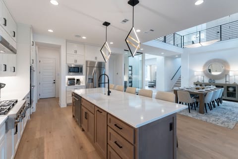 Elegant Kitchen Counter - Walker Luxury Vacation Rentals