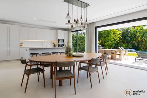 e3aa8c72-d8bd-436d-9705-6efb7755eaa8