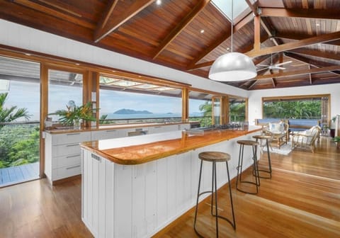 3. Stus Lookout - Kitchen View