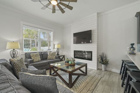 Beaches and Dreams - Crystal Beach - Living Room