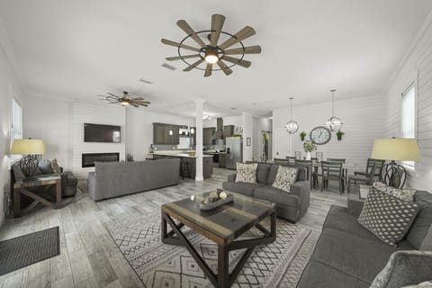 Beaches and Dreams - Crystal Beach - Living Room