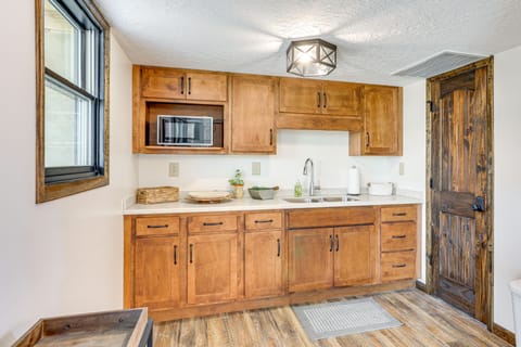 Kitchenette | Lower Level