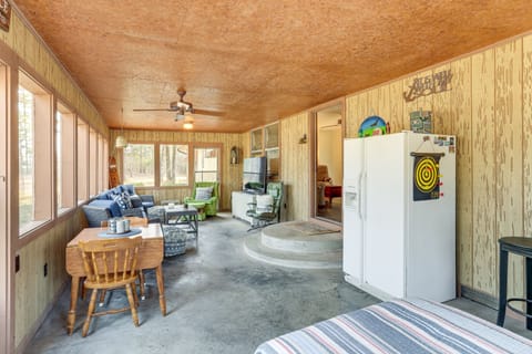 Front Screened Porch | Twin Bed | Smart TV | Telescope