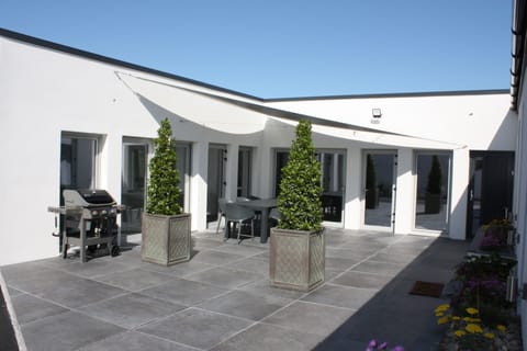 House courtyard for outdoor dining.
