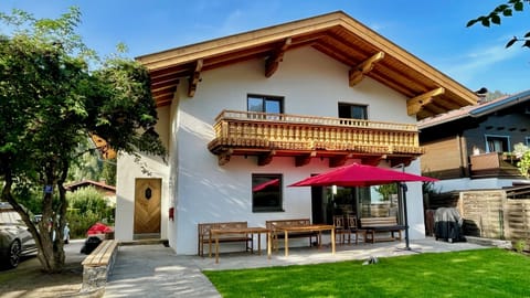 61f92695-d252-41dd-aee8-6c725282f15e