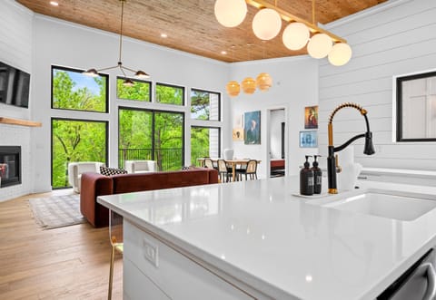 Elegant simplicity served up with a view. Dine, laugh, and indulge in our bright and airy kitchen space.