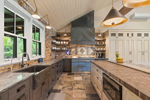 Fully Stocked Kitchen