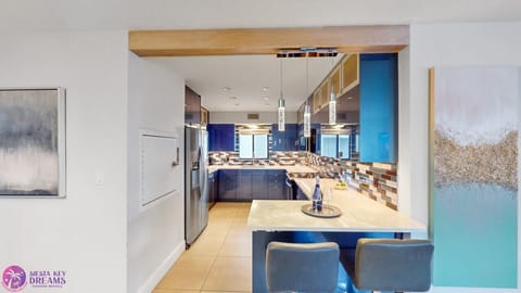 Breakfast bar, seating for two