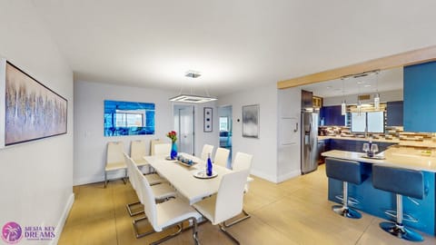 Plenty of room to host an evening in