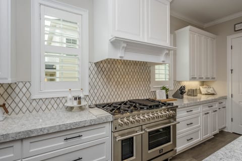 8 Burner Stove with Dual Ovens