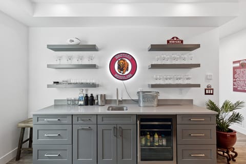 Bar Area ( Main Floor)