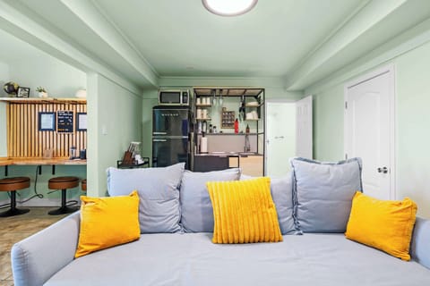 View towards kitchenette from Living area. 