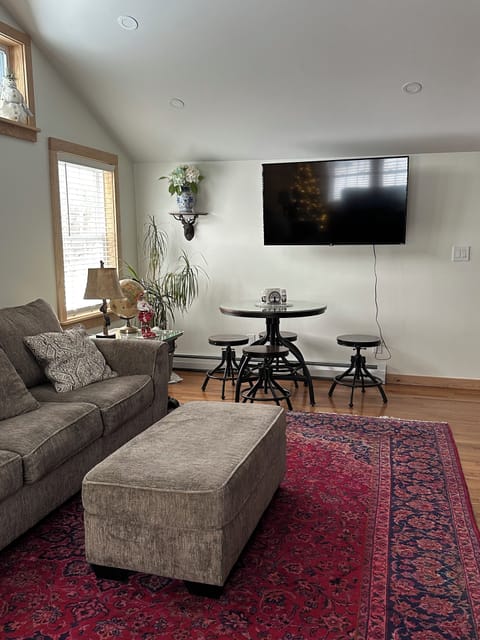 Living room/ table area