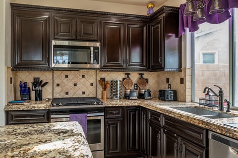 2 sets of cookware and silverware