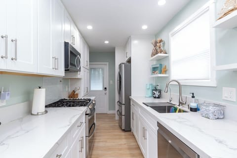 06-1332 Pacific Beach Dr-6-of-27-MLS