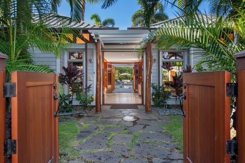  E Komo Mai -  Welcome to Na Hale 4 