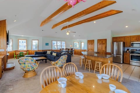 Top Level Dining Area