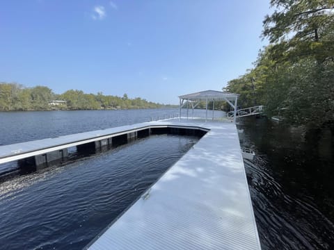 90 Foot Private River Dock